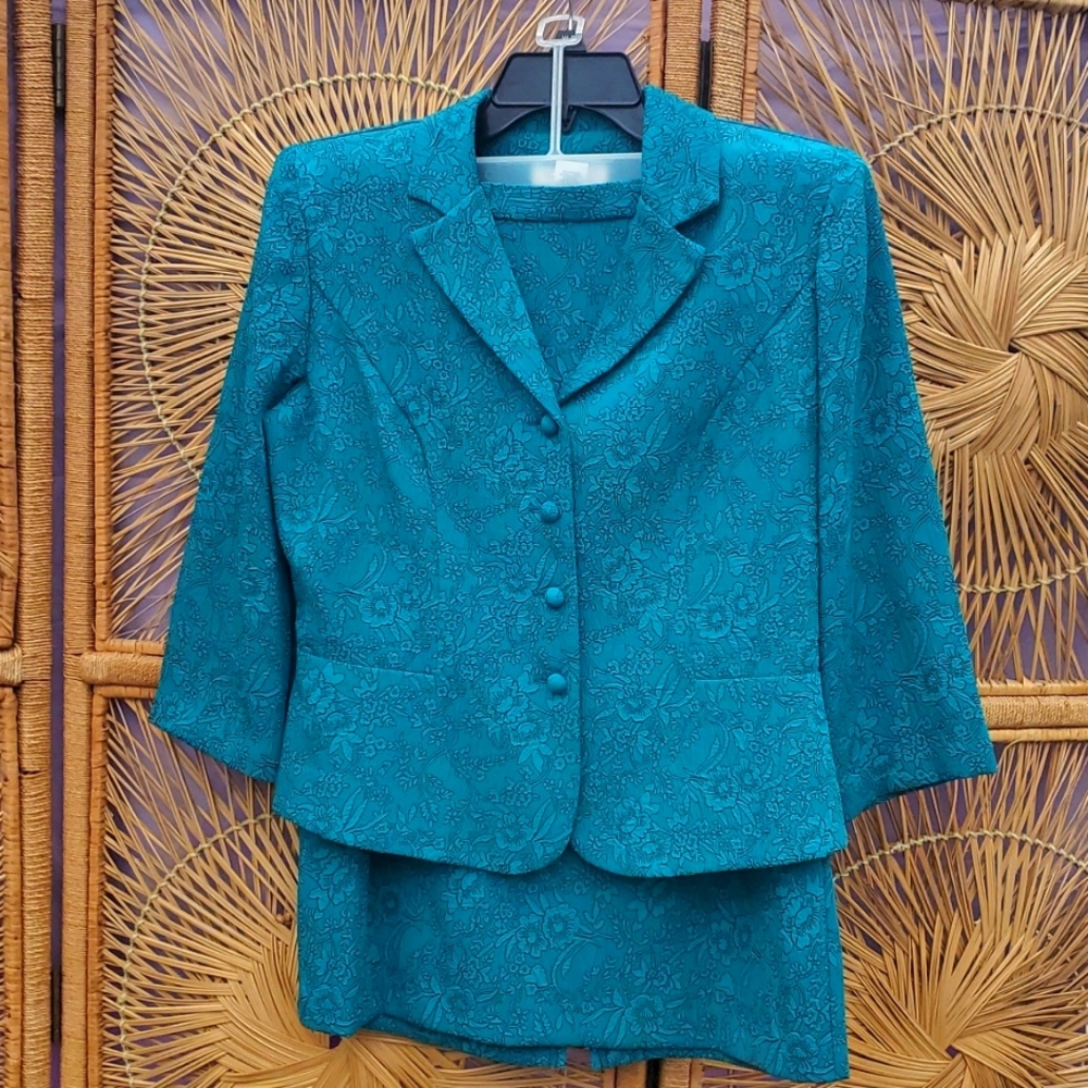 Ladies Miss Dorby  Size 8 Skirt Suit